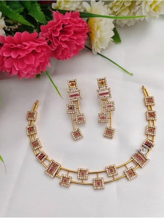 Elegant square design gold finish necklace